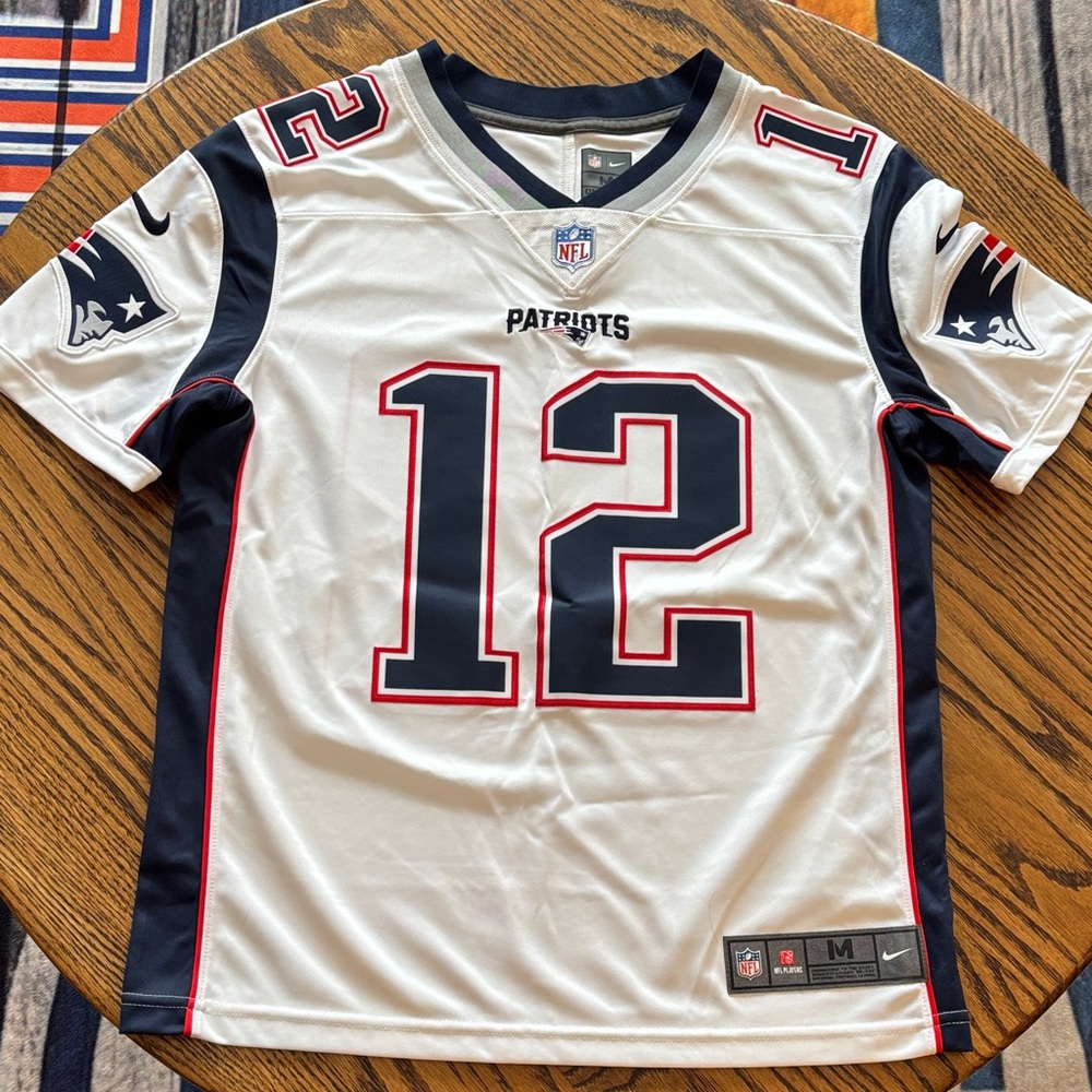 Bundle Brady Patriots NFL Jersey and Nike Dri-FIT Tee Size M  in EUC